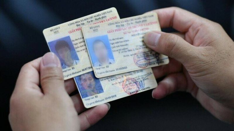 Tổng chi phí để cấp lại hoặc đổi bằng lái xe ô tô vào khoảng 500.000 đồng.