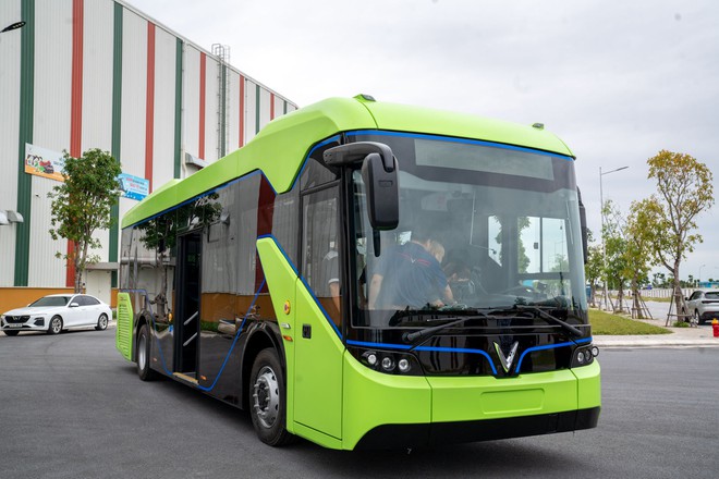 Electric bus