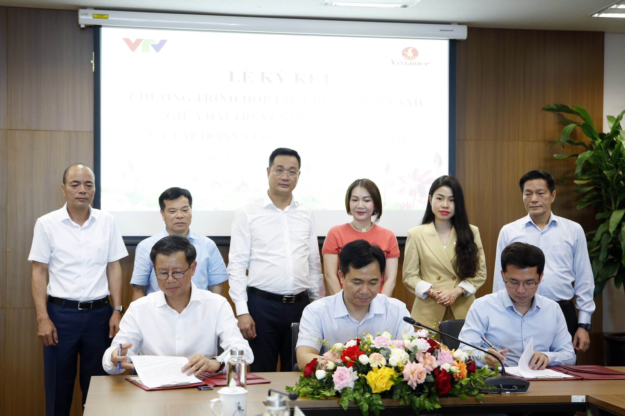 ĐÀI TRUYỀN HÌNH VIỆT NAM VÀ TẬP ĐOÀN VINGROUP HỢP TÁC THÚC ĐẨY CHUYỂN ĐỔI XANH