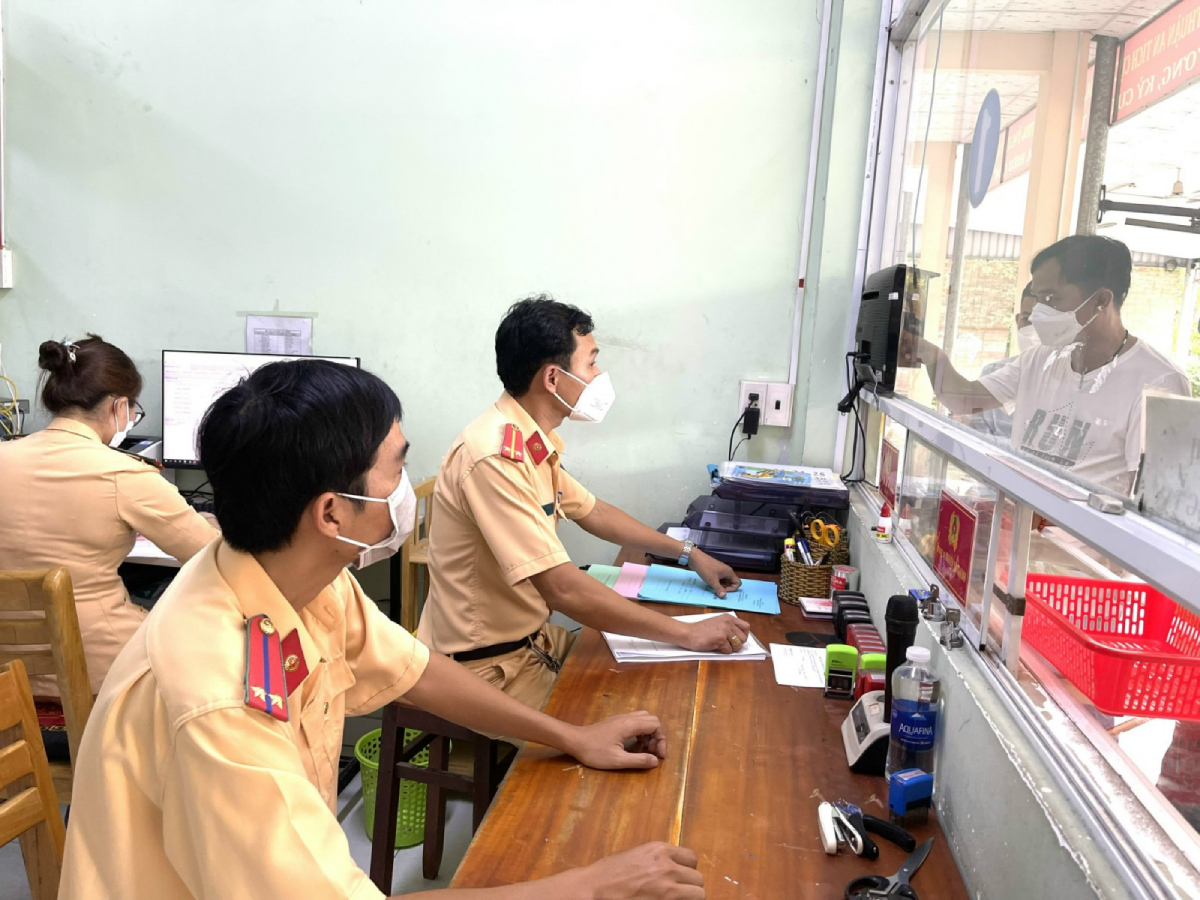 Bấm biển số xe ô tô ở đâu phụ thuộc vào quy định từng địa phương