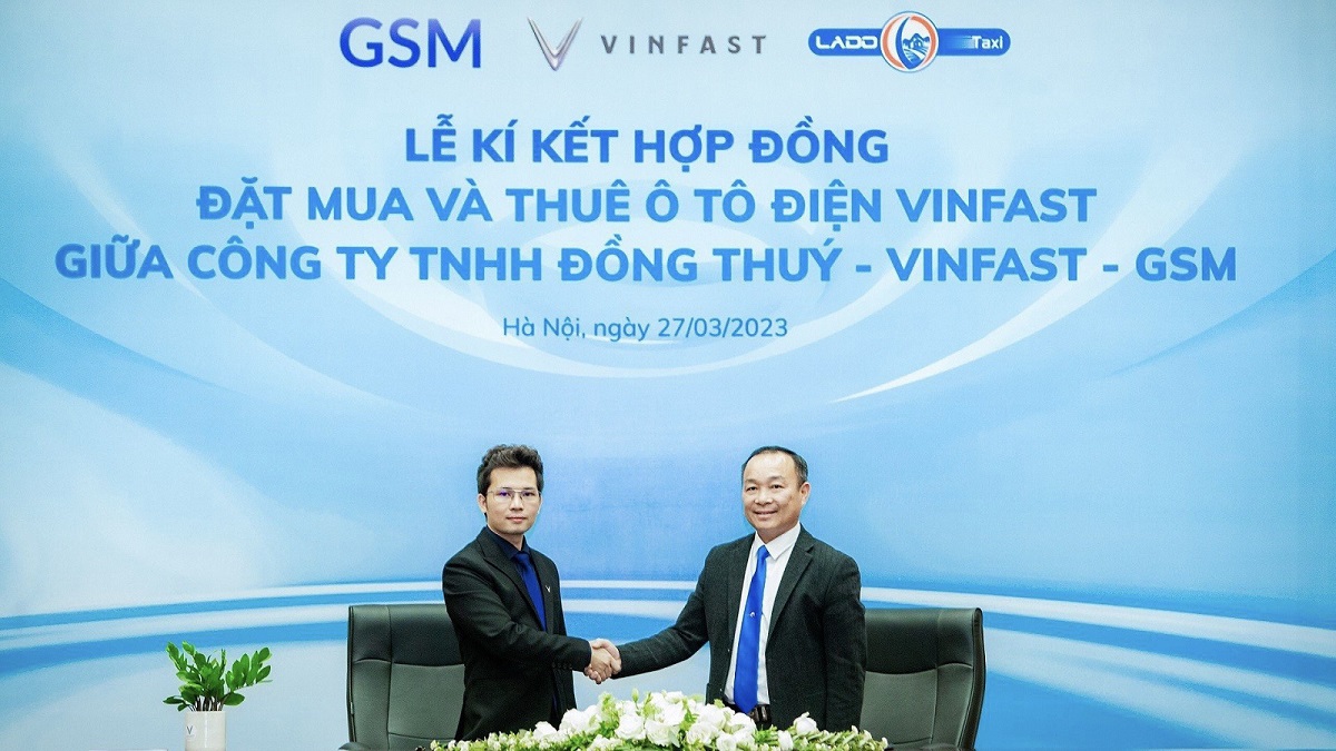 Lado Taxi thuê 500 ô tô điện VinFast và mua bổ sung 40 xe VF e34