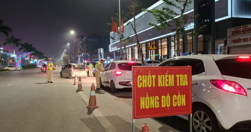 Mức phạt nồng độ cồn xe máy, ô tô, xe đạp 2024