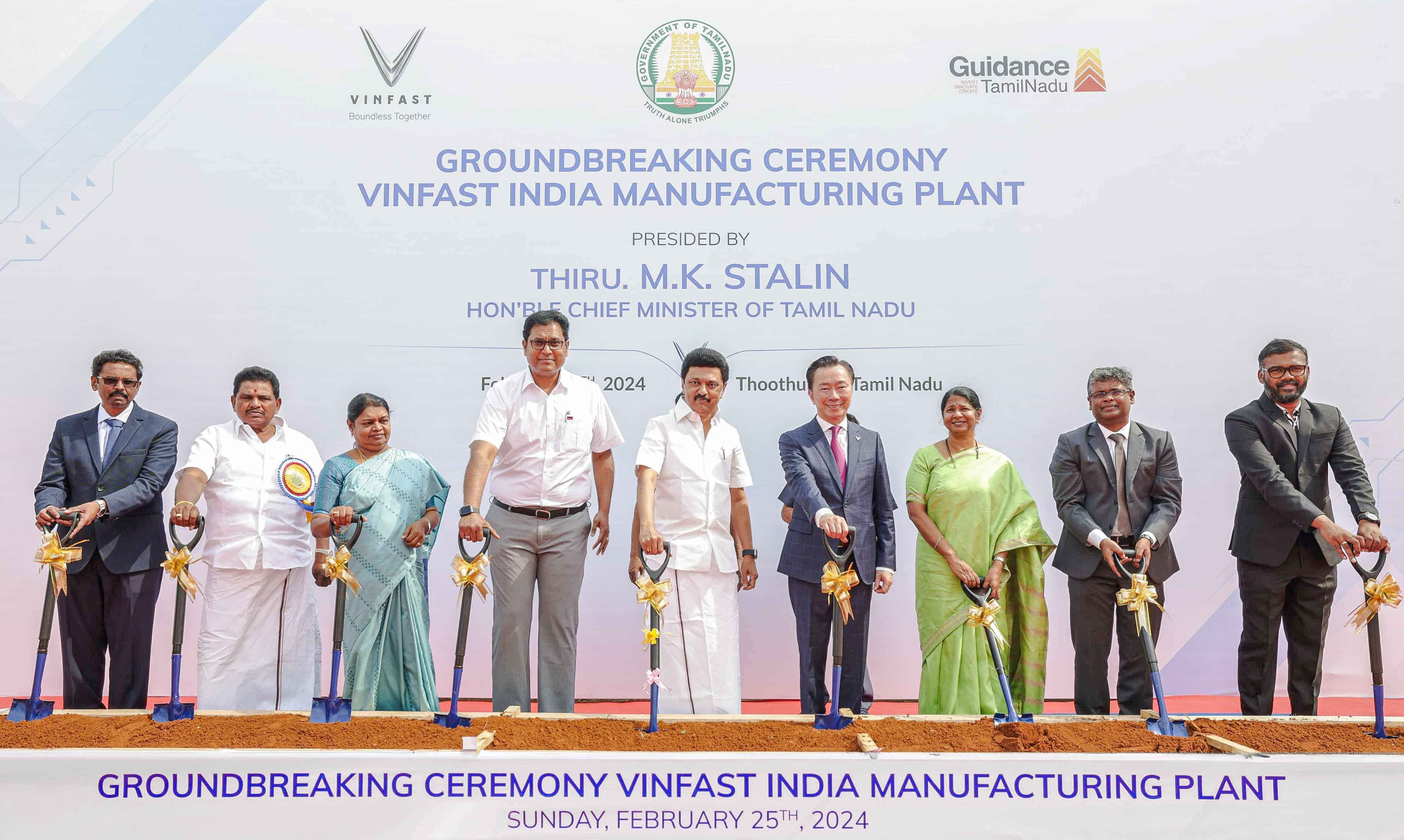 VinFast officially breaks ground on its integrated electric vehicle ...