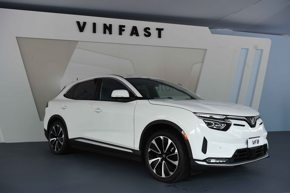 VinFast VF8 màu trắng đẳng cấp, sang trọng