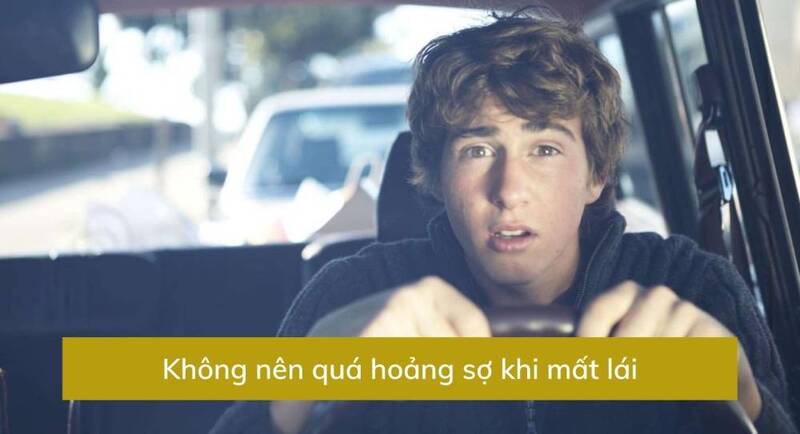 Xe mất lái 4