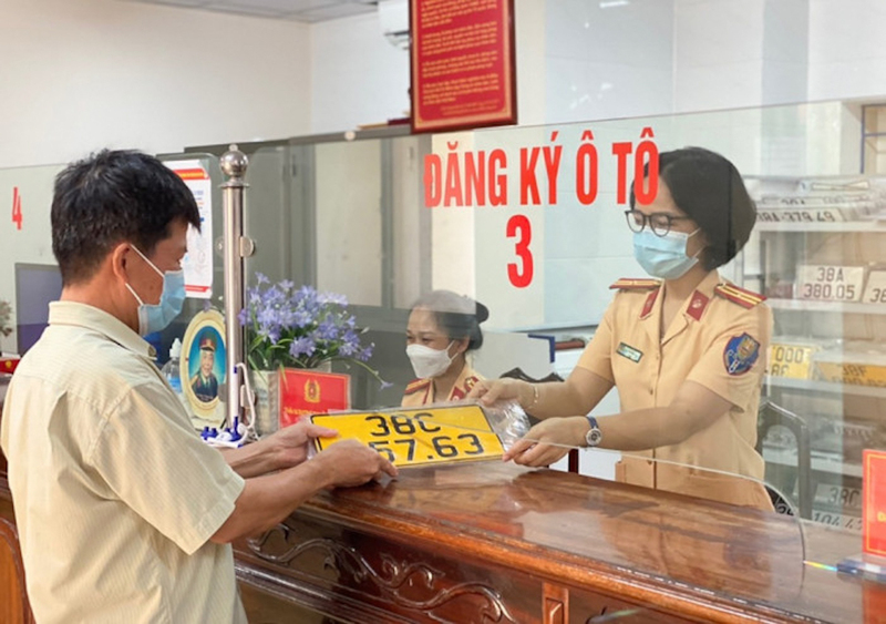 Bấm biển số ô tô ở các tỉnh thành ngoài Hà Nội và TP.HCM