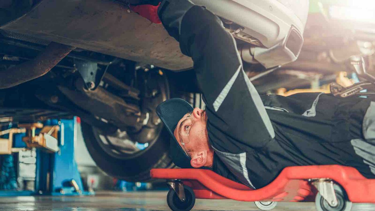 cách bảo dưỡng những bộ phận ô tô dễ bị hư hỏng vì ổ gà