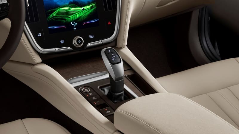 cách lái xe số tự động