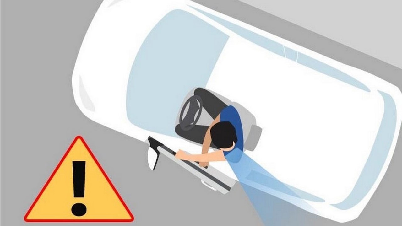 Cách nhảy khỏi ô tô trong trường hợp khẩn cấp (Nguồn ảnh: Sưu tầm)