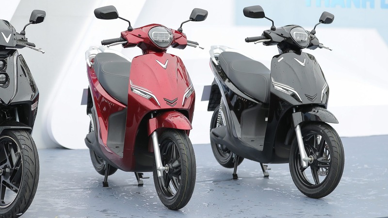 Một số dòng xe máy điện VinFast trang bị phanh trước là phanh đĩa, phanh sau là tang trống