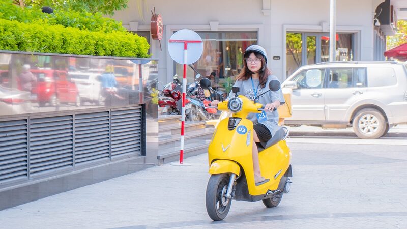 không đủ tuổi lái xe 50cc phạt bao nhiêu