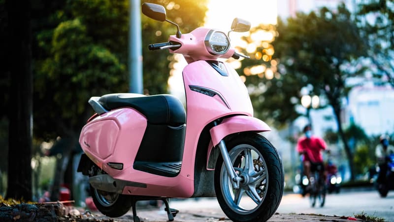 dán decal đổi màu xe máy có bị phạt không