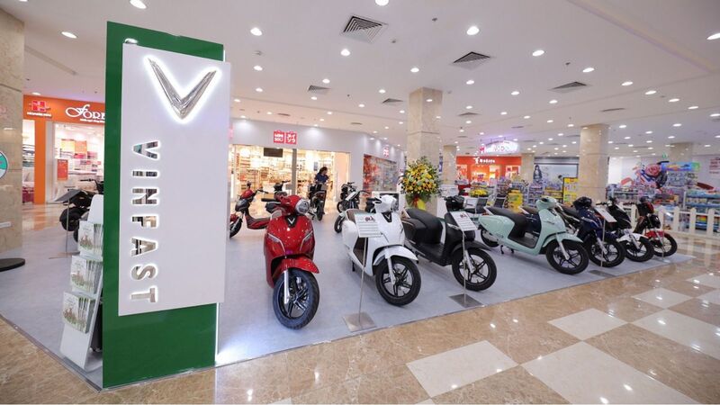 Giá lăn bánh xe máy điện VinFast 