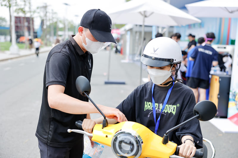 VinFast tổ chức lái thử xe máy điện tại School Fest 2023