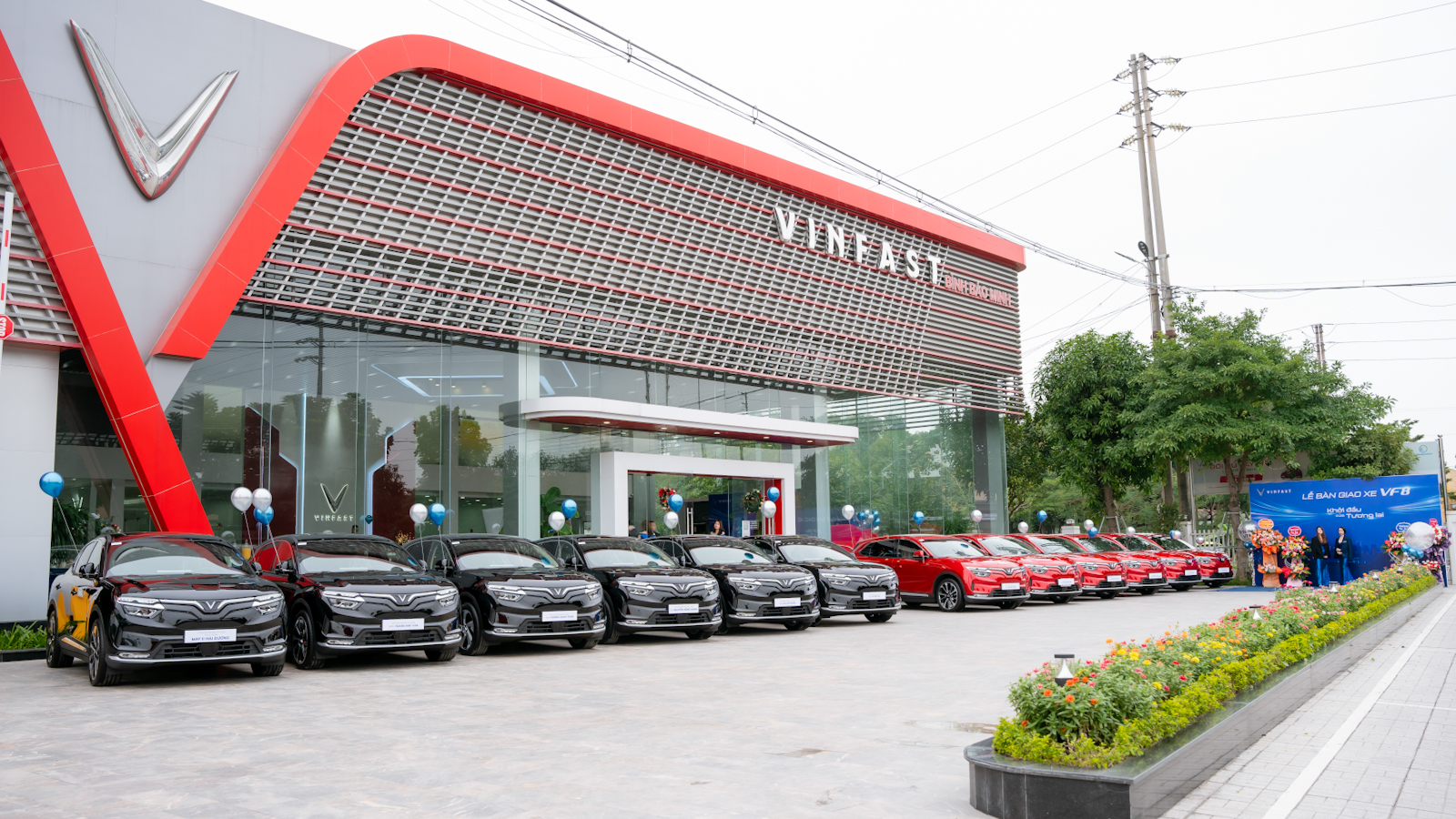 VinFast hoạt động tất cả các ngày trong tuần 