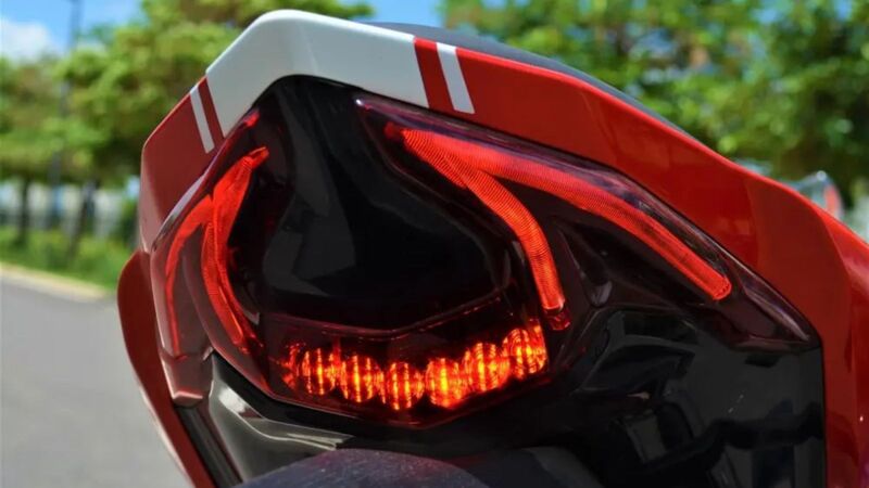 lỗi đèn hậu xe máy không sáng