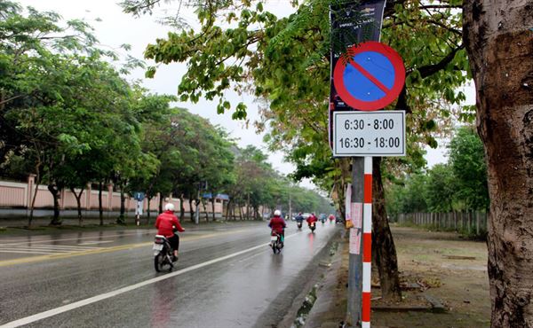 Những vị trí cấm dừng đỗ xe người lái ô tô cần lưu ý