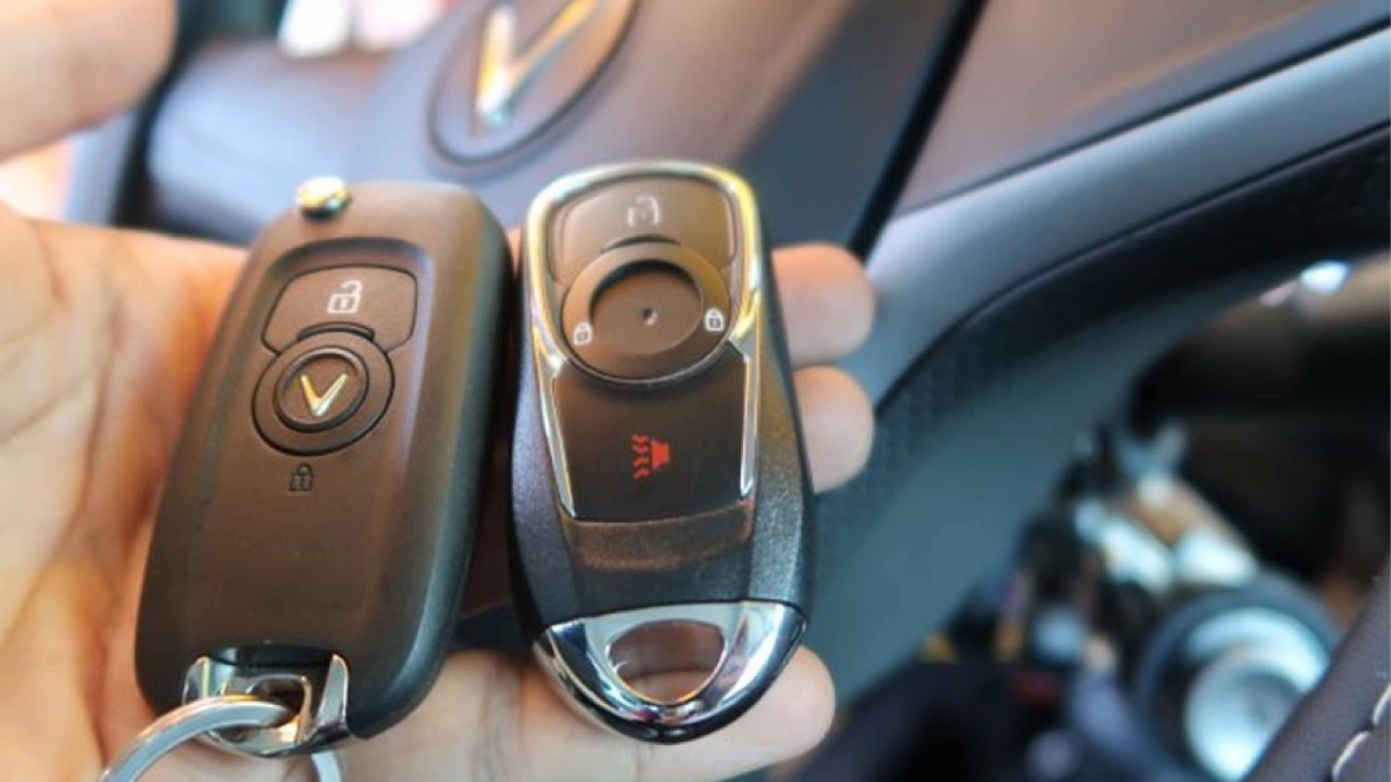 Phân biệt chìa khóa remote và chìa khóa thông minh xe ô tô