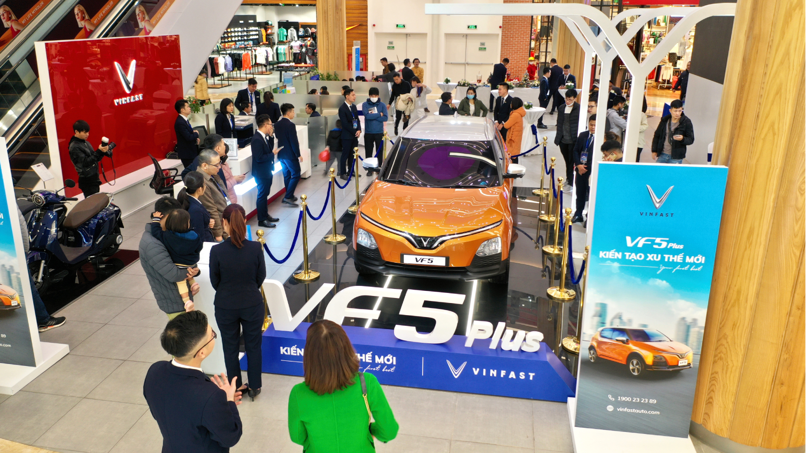 Review VF 5 Plus sau sự kiện trưng bày