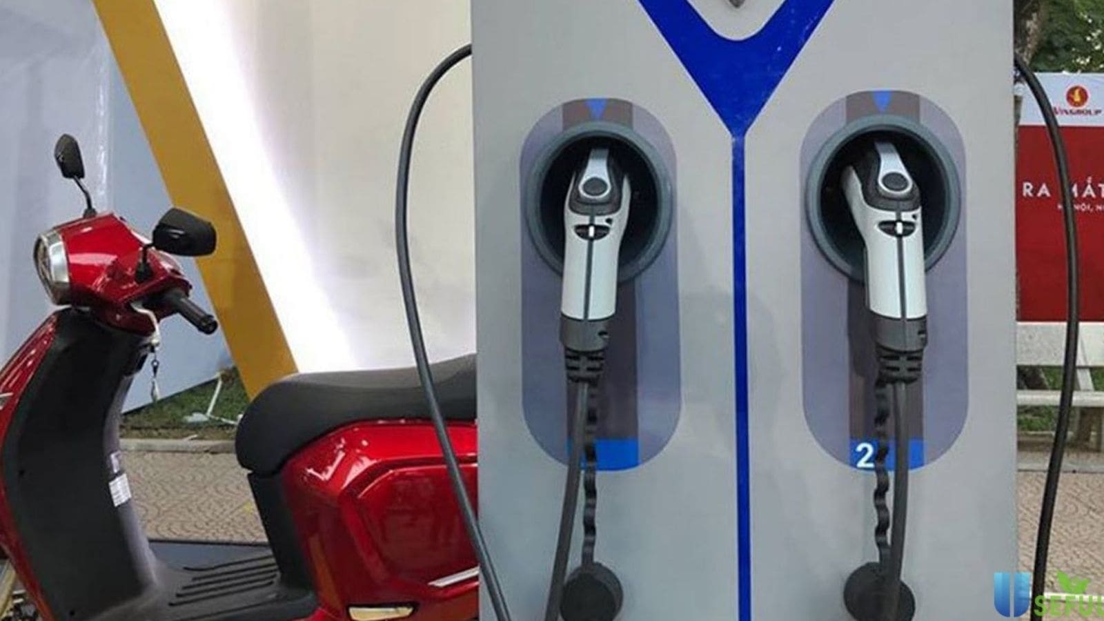 Sạc ắc quy xe máy điện