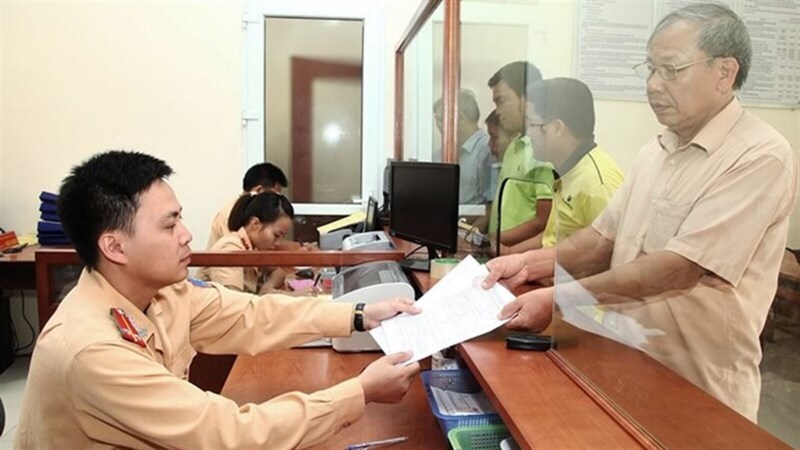 sang tên xe máy bao nhiêu tiền