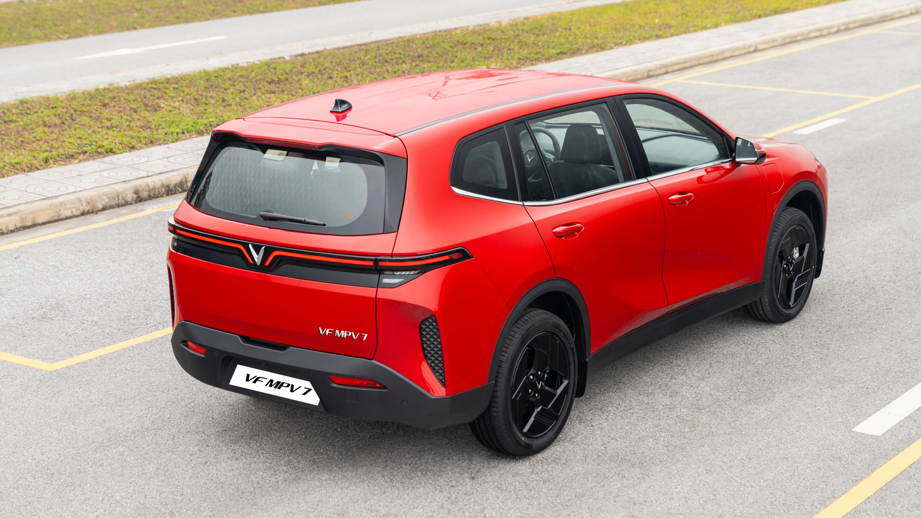 VinFast VF MPV 7 ngoại thất 3