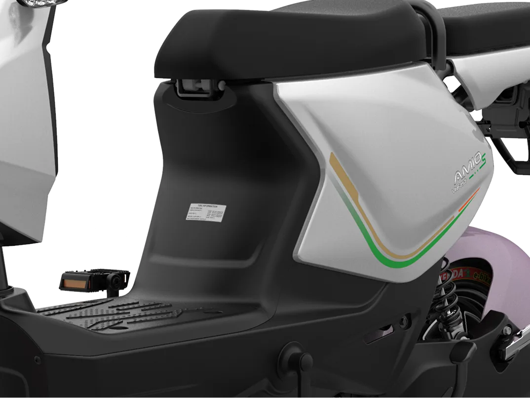 Cốp xe rộng rãi 12L phù hợp với nhu cầu sử dụng hàng ngày của học sinh.
