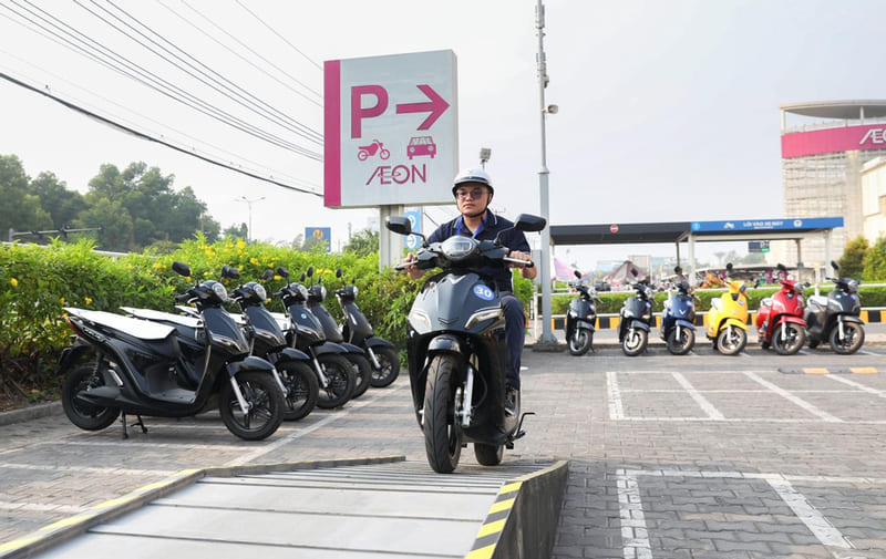 xe điện tay ga dáng thể thao cho nam