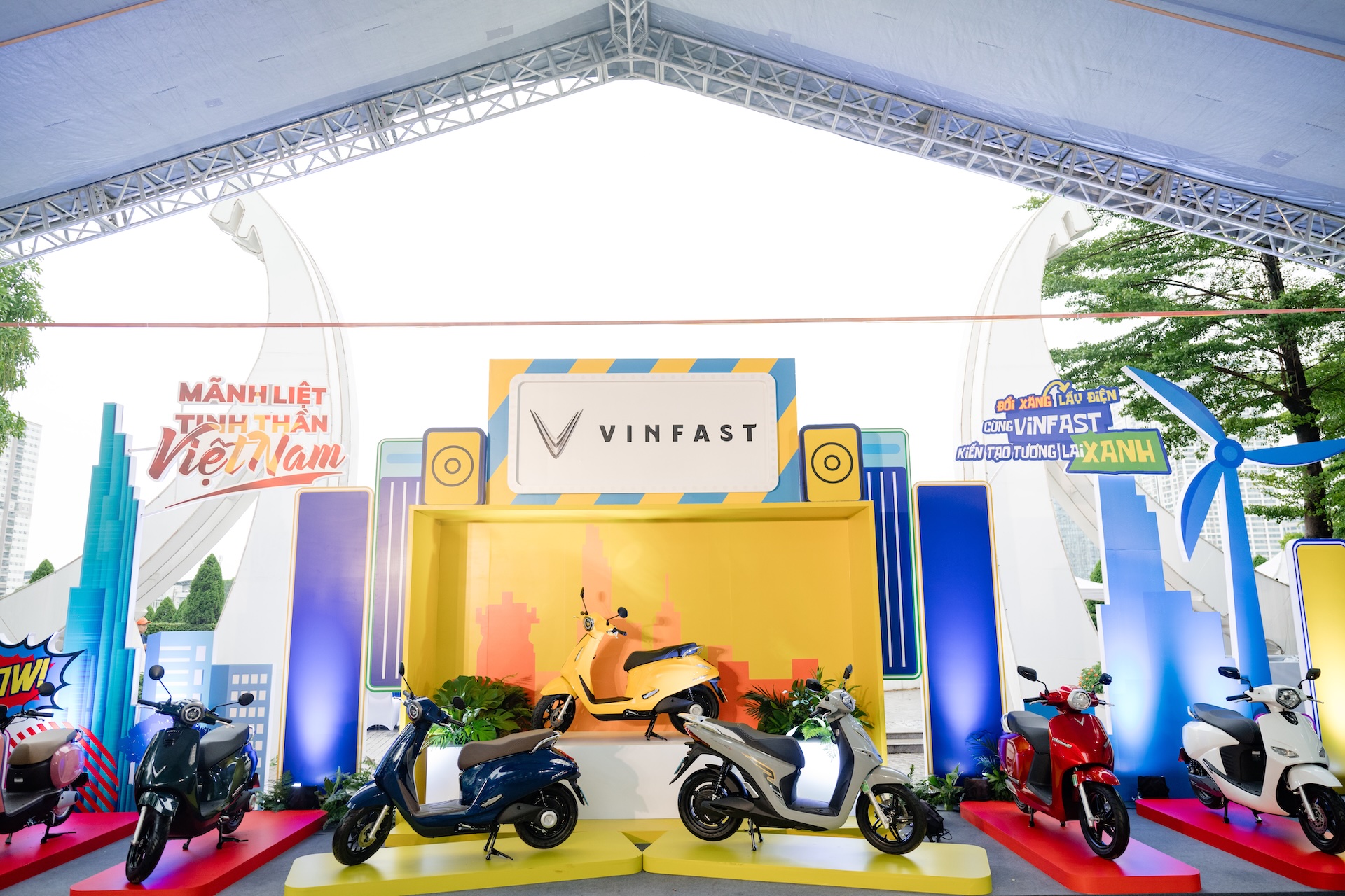 VINFAST TRIỂN KHAI TOÀN QUỐC CHÍNH SÁCH ƯU ĐÃI CHUYỂN ĐỔI XANH VÀ MÔ HÌNH ĐỔI PIN XE MÁY ĐIỆN 