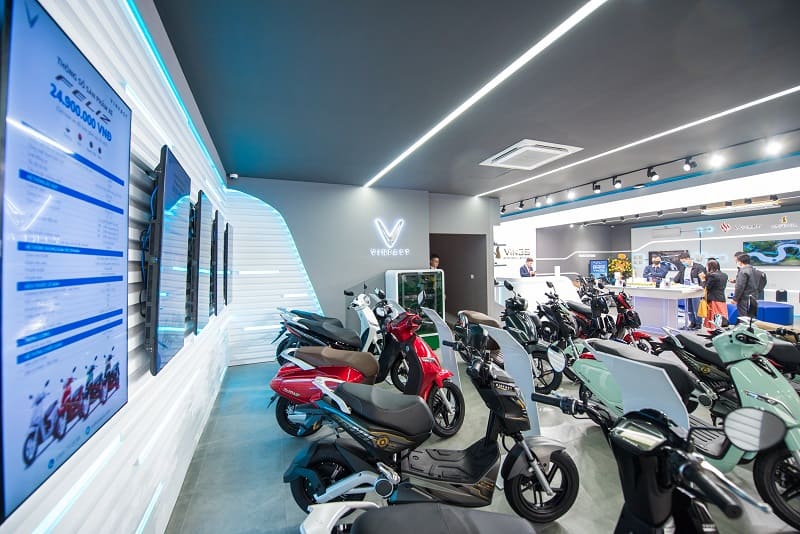 Xe mô tô động cơ xăng phải đáp ứng tiêu chuẩn Euro 3. Xe máy điện không cần áp dụng tiêu chuẩn do không phát thải