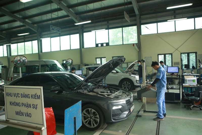 Tình trạng quá tải tại trung tâm đăng kiểm Lục Nam
