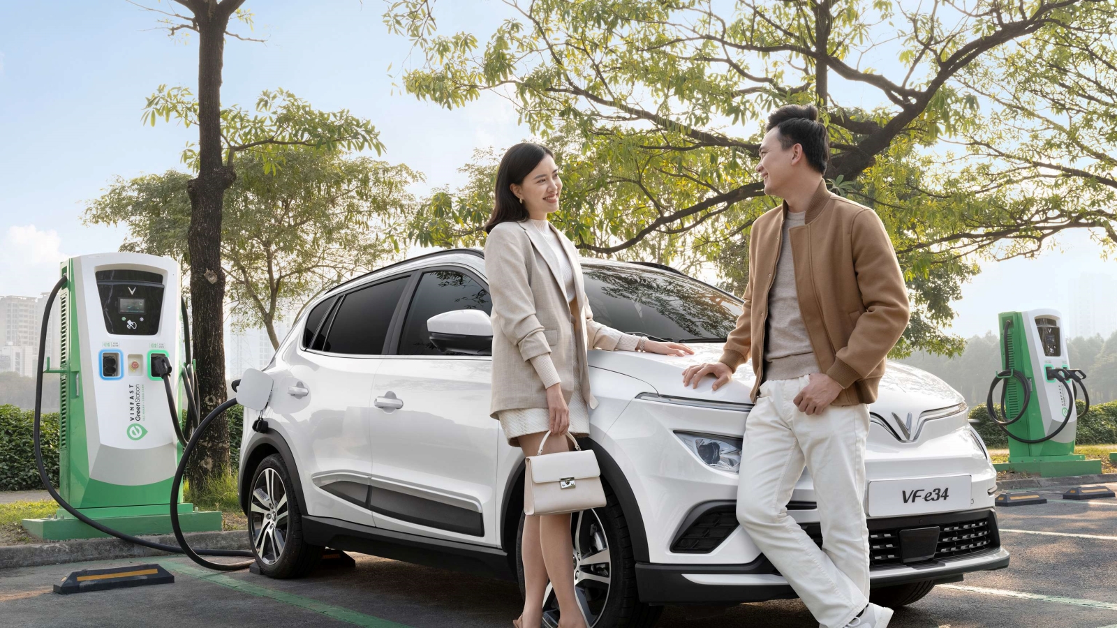 Tuổi tuất hợp xe màu gì