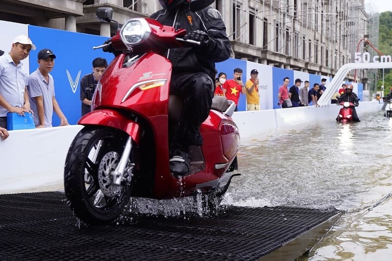 xe đạp điện đi mưa có sao không
