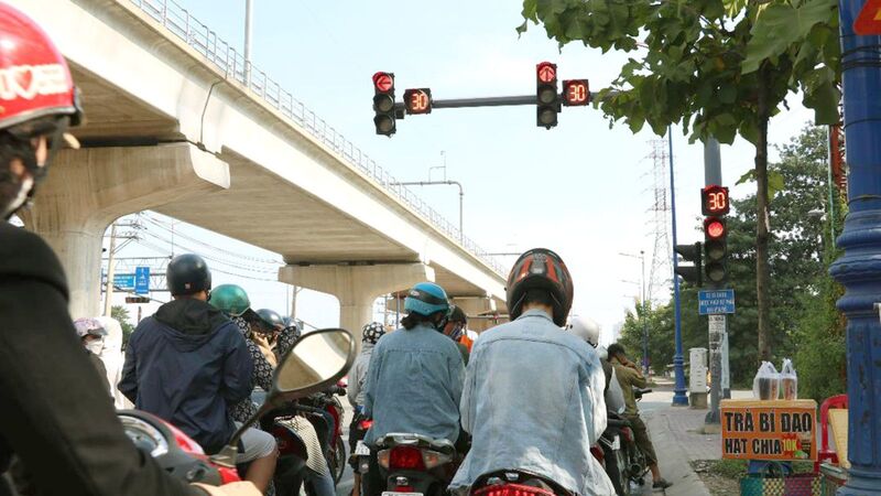 xe máy điện vượt đèn đỏ phạt bao nhiêu tiền