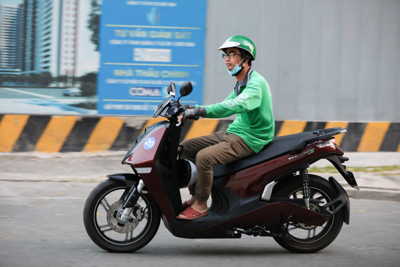 xe ga điện dáng thể thao cho nam